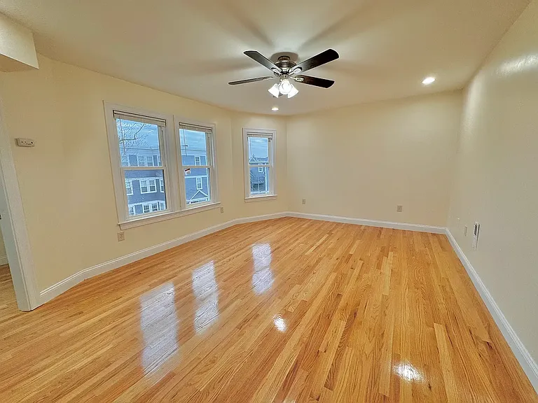 12 Boyd St #3A — Photo 4