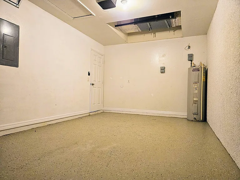 230 Hightower Ave S — Photo 26