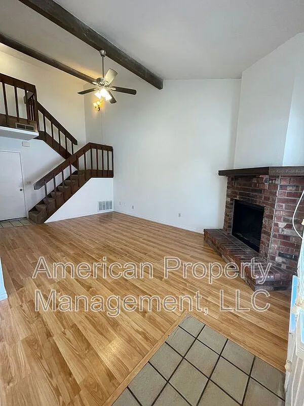 2 bed, 1.5 bath, 1183 sqft, $1,200 — Photo 4