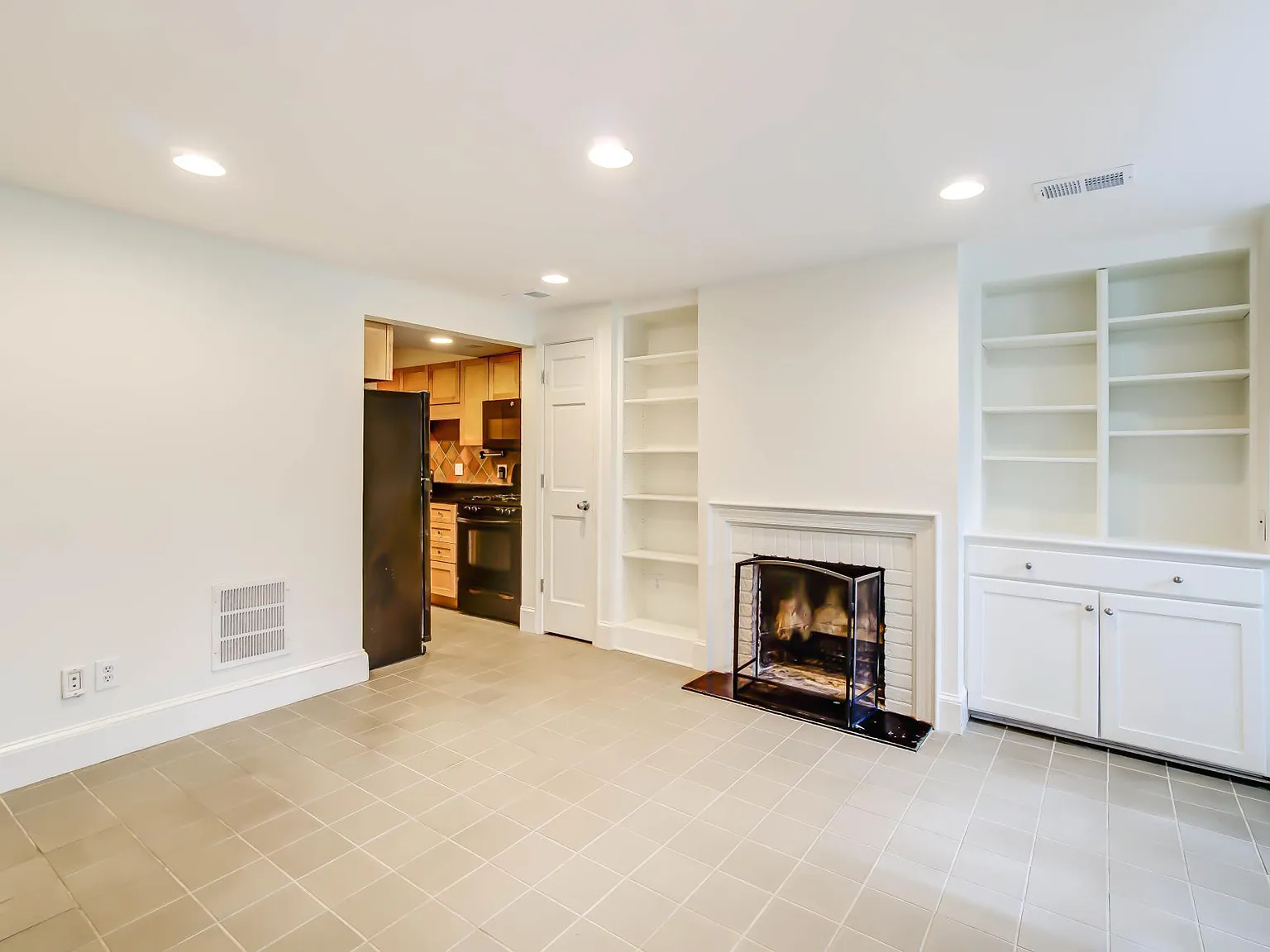 1014 S Carolina Ave SE — Photo 2