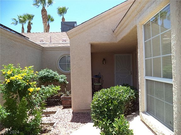 2nd image of 7255 Scottsmoor Ct