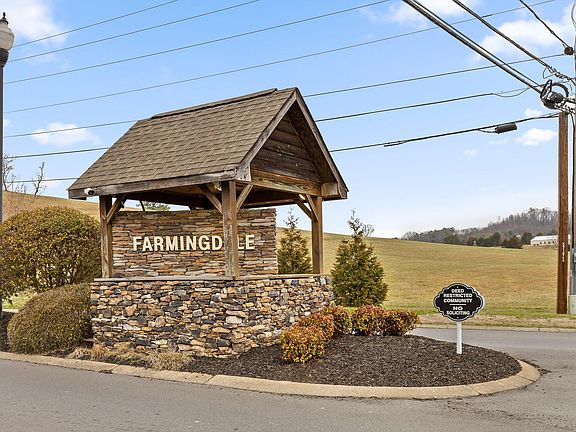 2nd image of 208 Home Place Ct SE