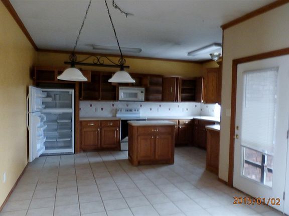 4th image of 3604 NE Bradford St
