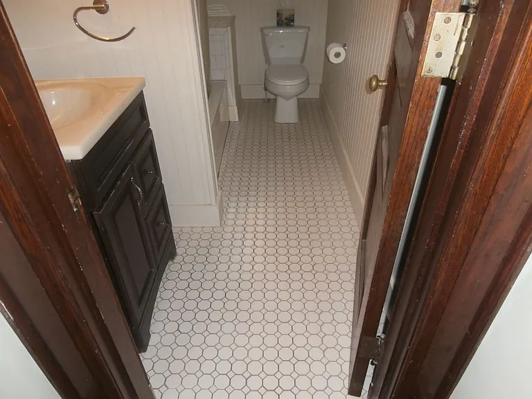 37 W Market St #3A — Photo 12