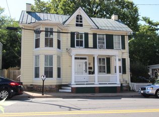 103 N King St, Leesburg, VA 20176