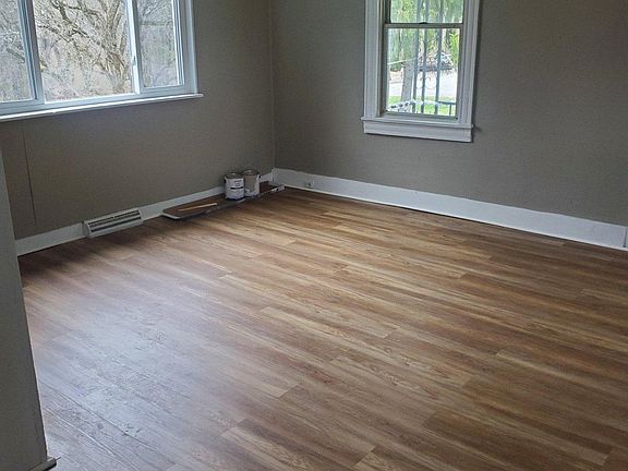 2nd image of 559 Green St