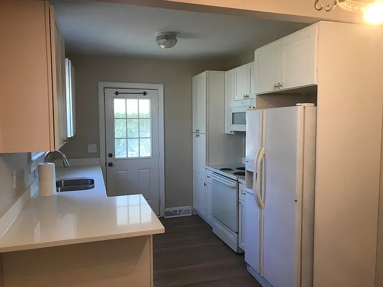 1221 Eastwood Ave — Photo 16