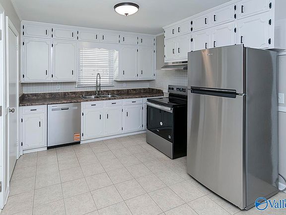 3rd image of 1205 8th Ave SE