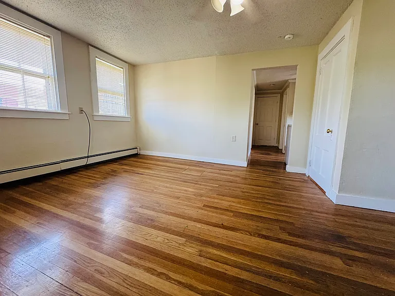 164 Main St #B — Photo 4