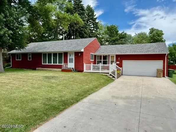 612 4th St NW, Watertown, SD 57201