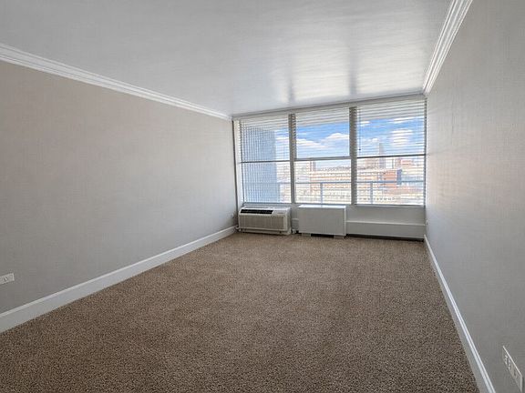 4th image of 800 S 4th St APT 907