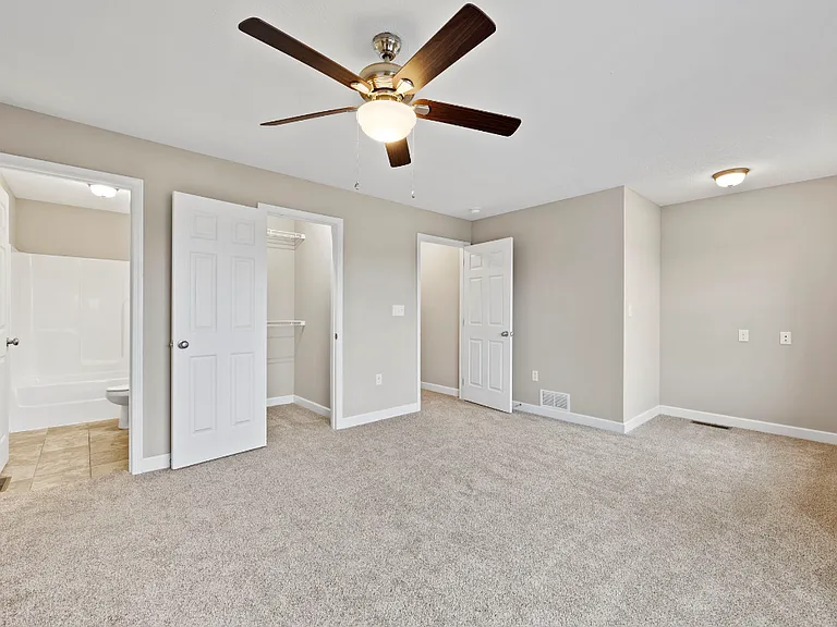 730 Village Creek Dr — Photo 9