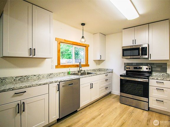 3rd image of 10341 SW 184th Avenue