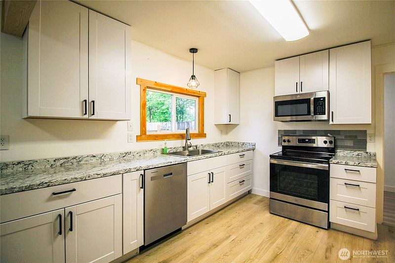 3rd image of 10341 SW 184th Avenue