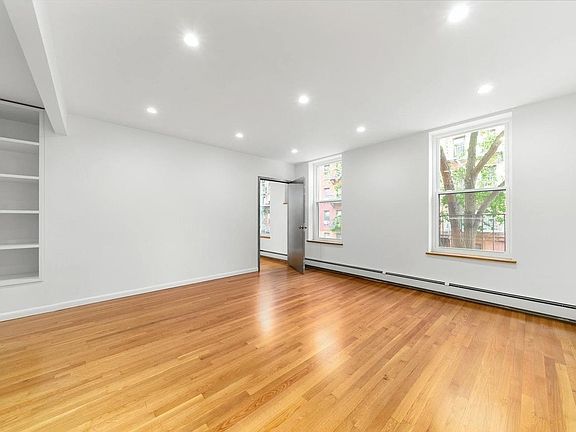3rd image of 509 E 6th St APT 2F