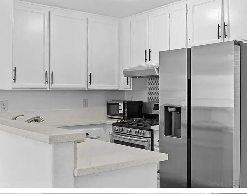 2 bed, 2.0 bath, 944 sqft, $2,995 — Photo 4