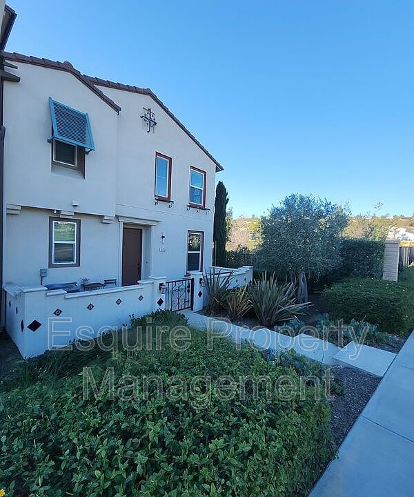 1st image of 695 Earl Joseph Dr