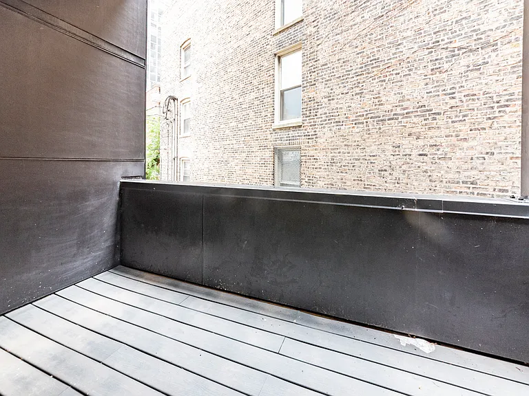 2317 N Clark — Photo 31