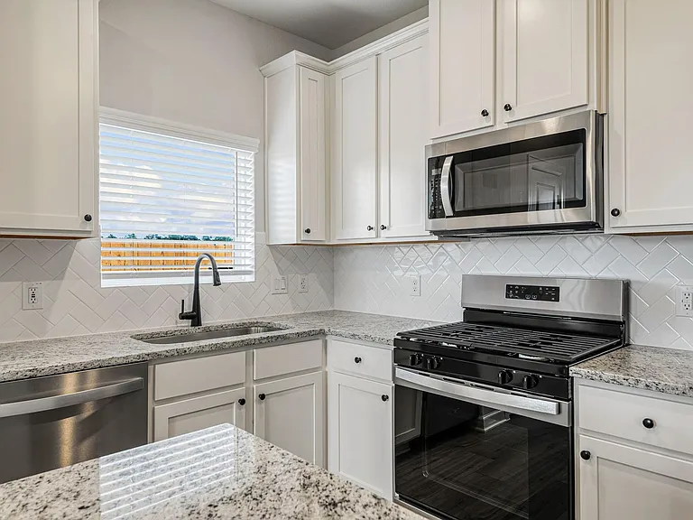 15765 Bayberry Trace Dr — Photo 10
