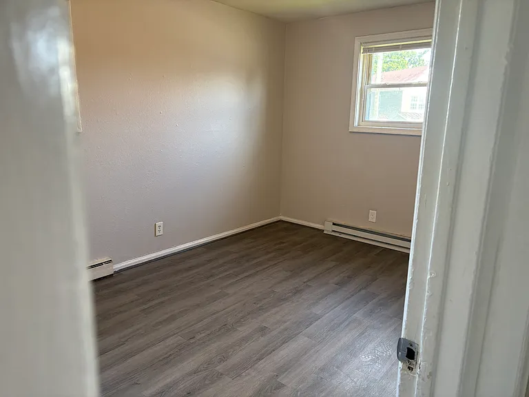200 Pullman Ave #7 — Photo 5