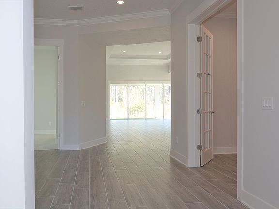5th image of 257 Pine Haven Dr
