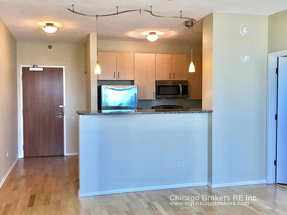 1st image of 600 N Kingsbury St APT 1512