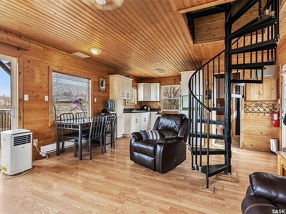 5th image of 502 Lakeview Cres