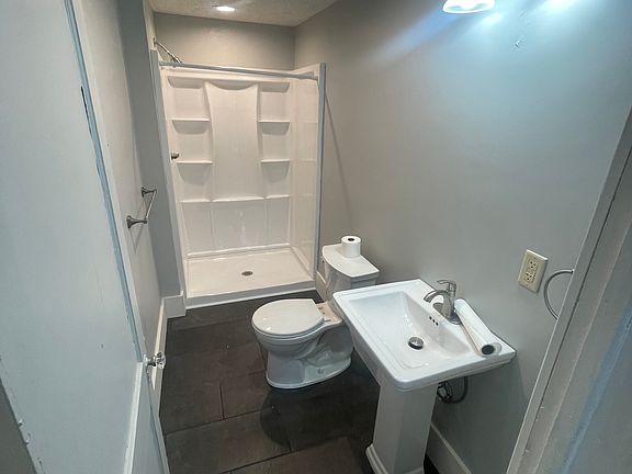 5th image of 104 Apple Way