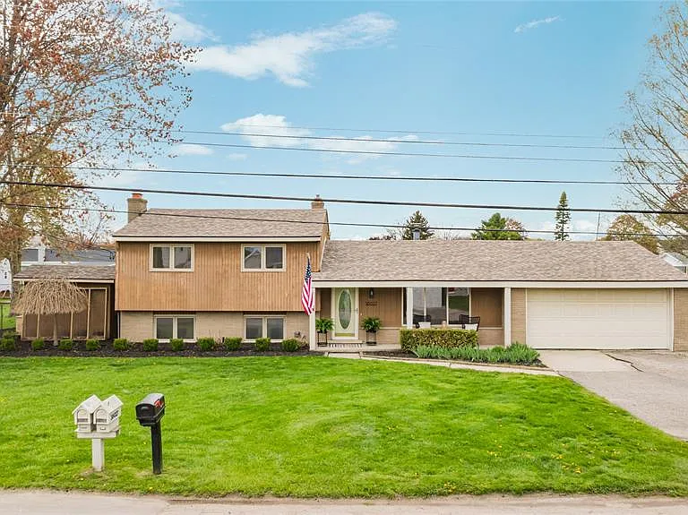 38027 Mallast St — Photo 2