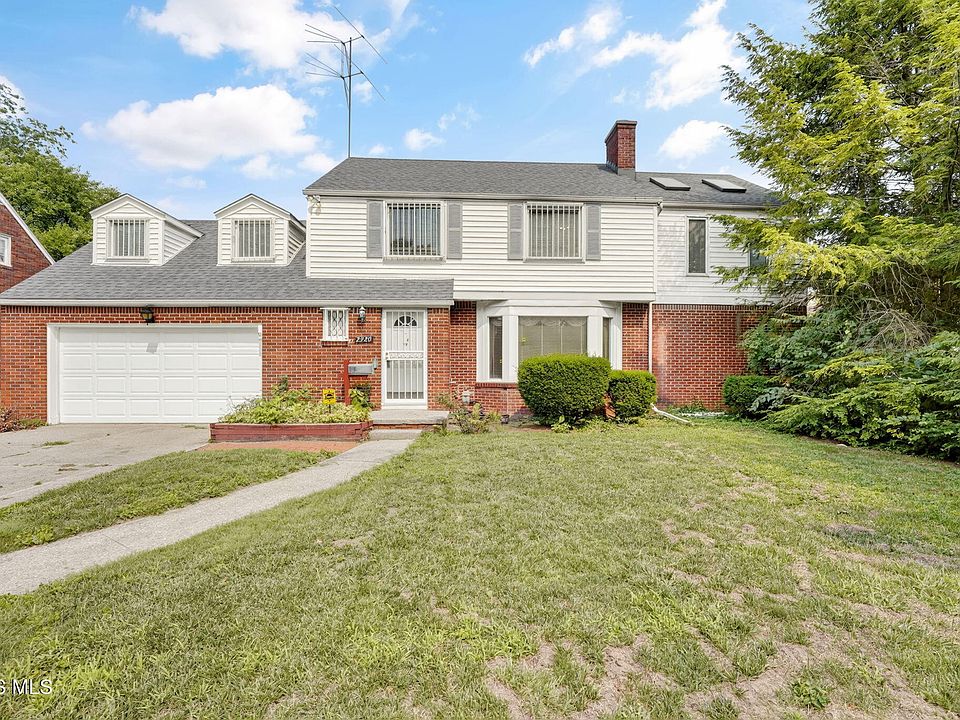 1st image of 2920 Pemberton Dr