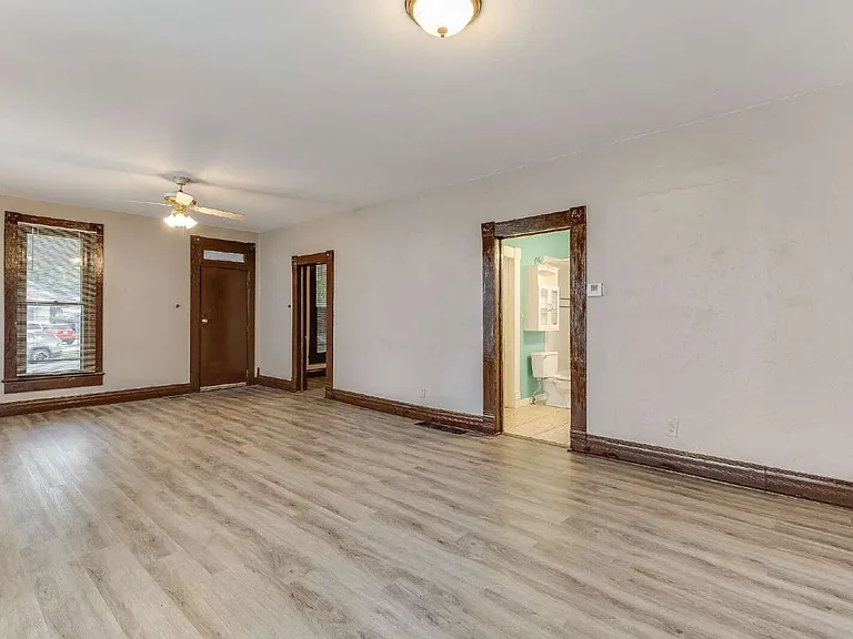 514 S Fern Ave — Photo 5