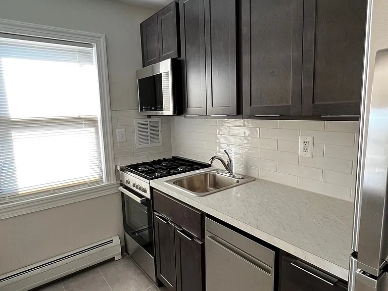 Highland Manor Apartments — Photo 13