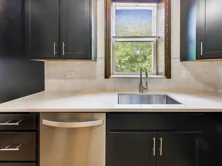 858 N Wolcott Ave #2 — Photo 9