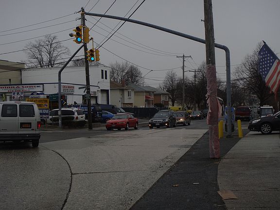 4th image of 265 Sheridan Boulevard