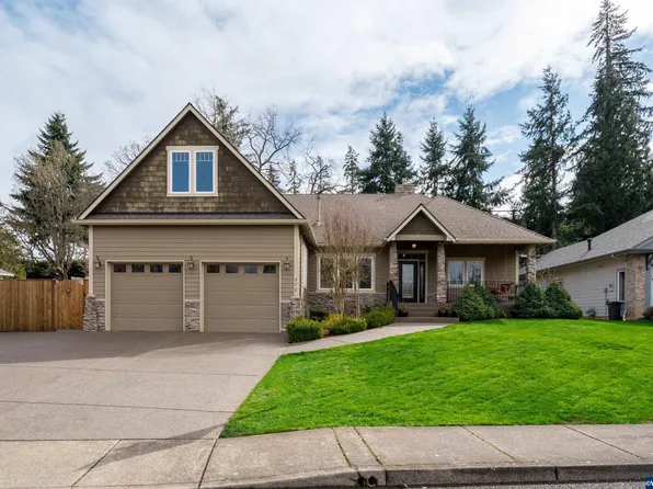 270 Tillicum Dr, Silverton, OR 97381