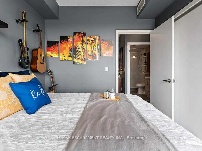 2087 Fairview St #1304 — Photo 14