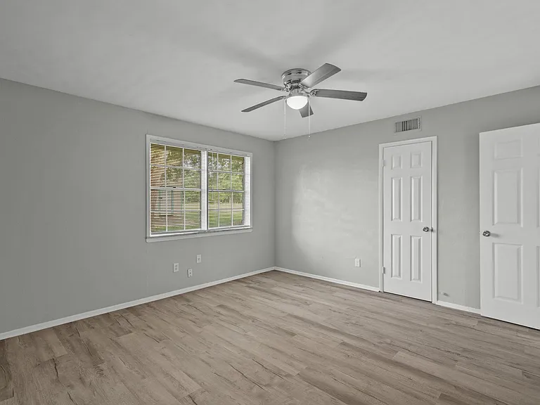 2729 Main St — Photo 10