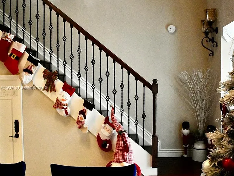 1352 NW 129th Way — Photo 3