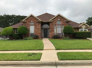 2717 Fox Glenn Ct, Hurst, TX 76054