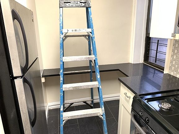 3rd image of 45 Hawthorne St APT 5D