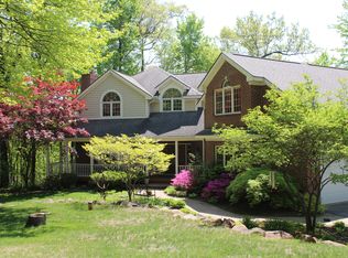 7700 Cooley Lake Rd, White Lake, MI 48383