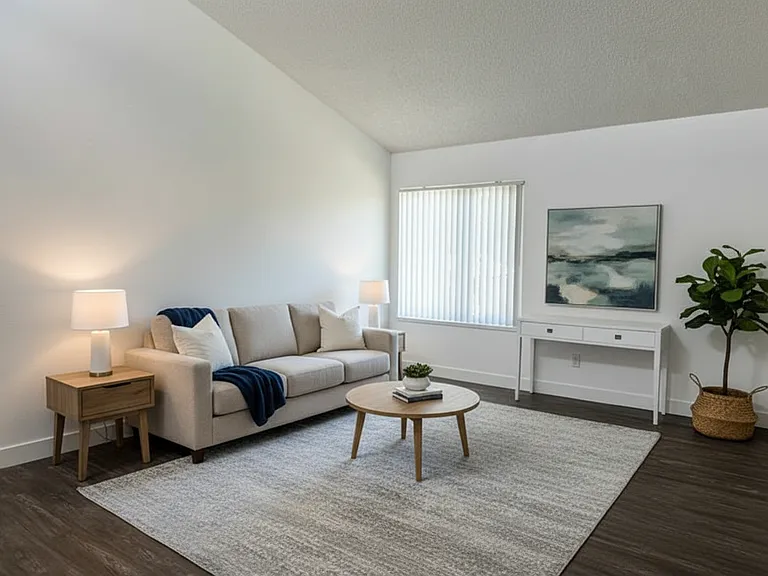 Knotty Apartments — Photo 4