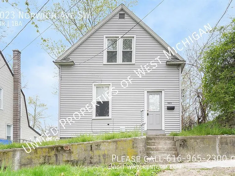 1023 Norwich Ave SW — Photo 1