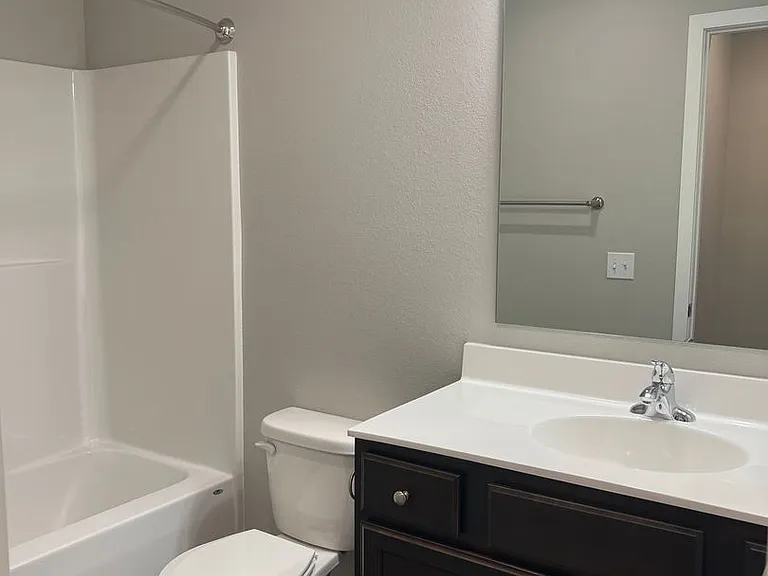 5115 N River Blvd NE — Photo 30