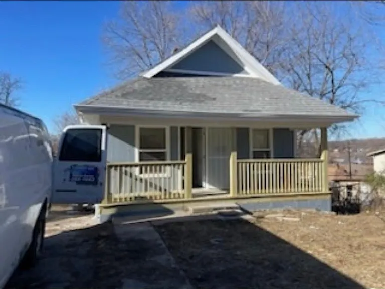 1410 Hardesty Ave — Photo 1