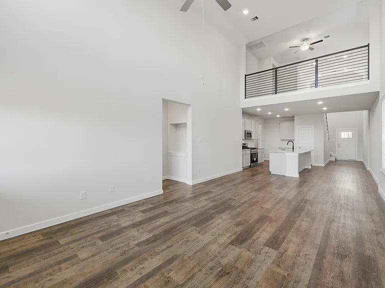 1053 Lilly Ln — Photo 12