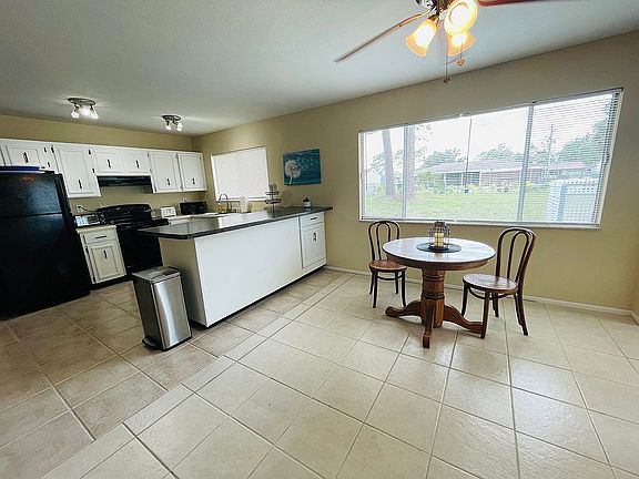 4th image of 3221 Nekoosa St