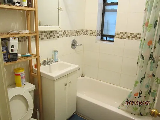 Rented by David W Realty Inc | media 16