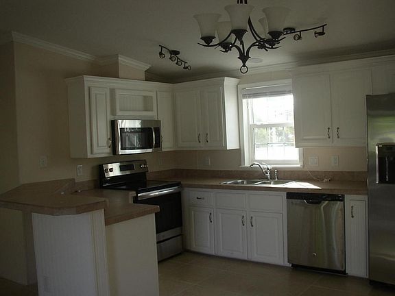3rd image of 342 Oleander Dr