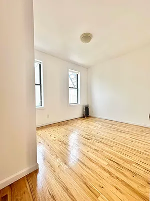 Rented by Camelot Realty Group | media 4